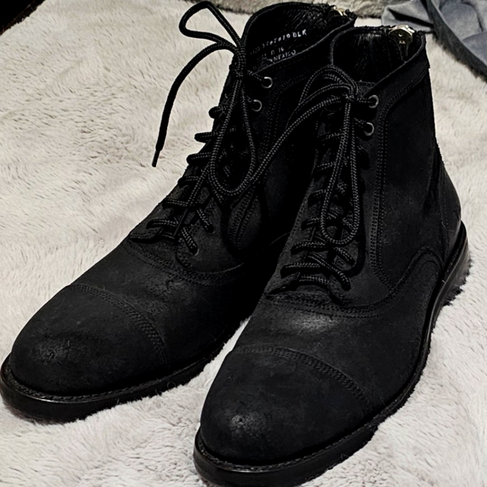 New Frye Men's black leather boot 8.5D